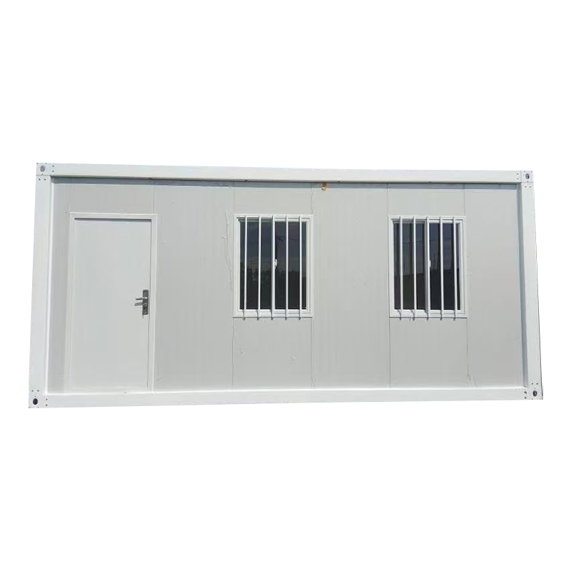 Container House na May Banyo